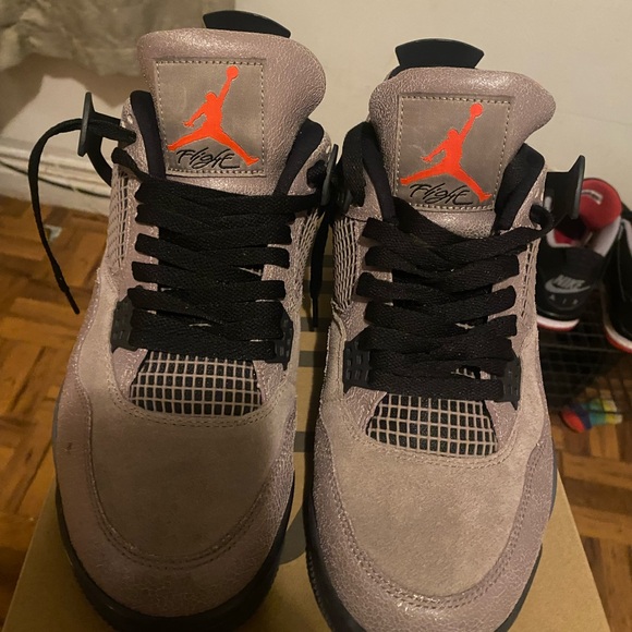 Jordan 4 Taupe haze 4’s - Picture 3 of 4